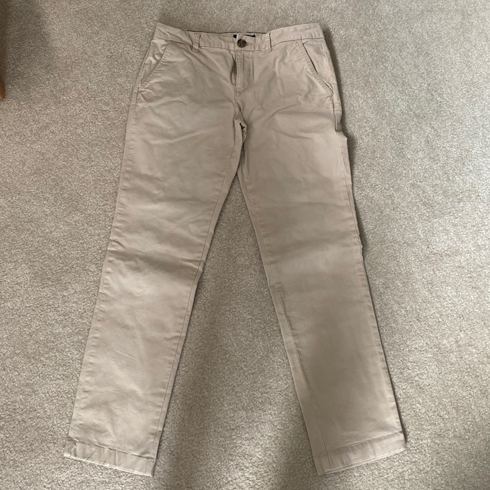 Tommy Hilfiger Montauk straight leg chino. Size 6. Great used condition.